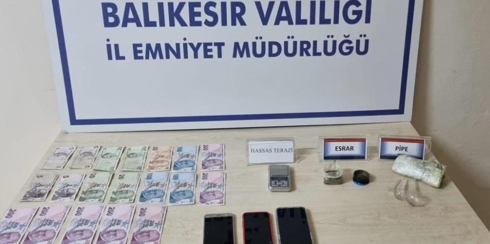 Erdek’te araç ve şahıs aramasında uyuşturucu ve suçtan elde edilen