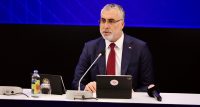 Çalışma ve Sosyal Güvenlik Bakanı Vedat Işıkhan, emekliye yapılacak tek