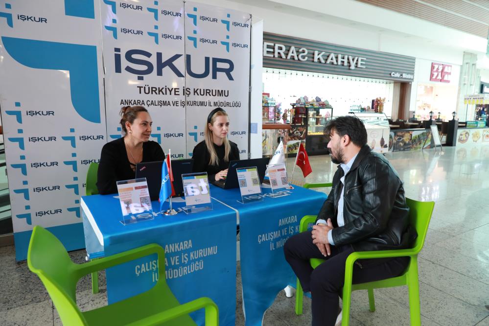İŞKUR 81 ilde açacağı stantlarla iş arayanları bilgilendirecek Türkiye İş Kurumu (İŞKUR), 81 ilde açacağı stantlarla özellikle iş