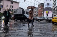 İstanbul’da sağanak yağış nedeniyle vatandaşlar zor anlar yaşadı. Yağışın etkili