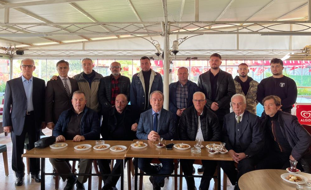 Bandırma’da İYİ Parti’den toplu istifa Bandırma Demokrat Platformu Başkanı Adnan Erdan öncülüğünde yaklaşık 100 kişi,