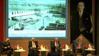 Balıkesir’de “Ticaretin Yüzyılı” paneline katılan iş adamı Rona Yırcalı, katılımcılara