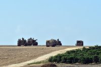 İsrail ordusu, Gazze Şeridi’nin kuzeyine konuşlandırdığı obüsleri sınır noktalarına yaklaştırdı.İsrail’in