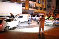 İzmir’in Buca ilçesinde otomobille bir sokağa girip motosiklet çalmak isteyen