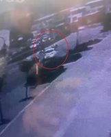  Bursa’da seyir halindeki otomobil, yolun karşısına geçen bisikletliye çarptı. Çarpışmanın