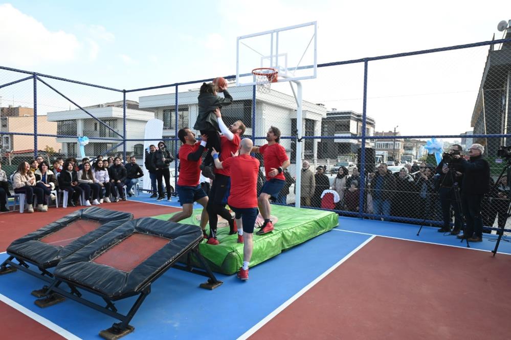 Karesi Belediyesi’nin yatırımları bir bir açılıyor. Maltepe Mahallesi Semt Spor