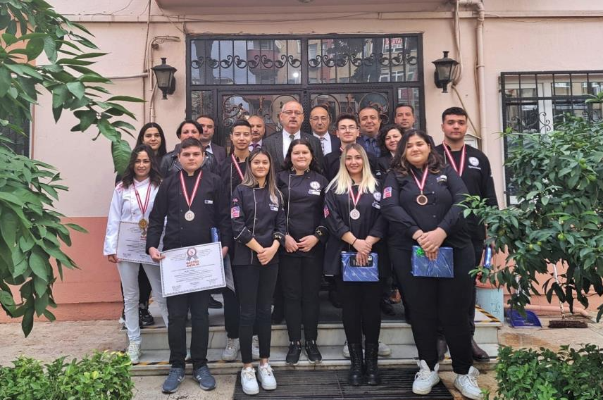 Ödemiş Zübeyde Hanım Mesleki ve Teknik Anadolu Lisesi öğrencileri, ‘4.