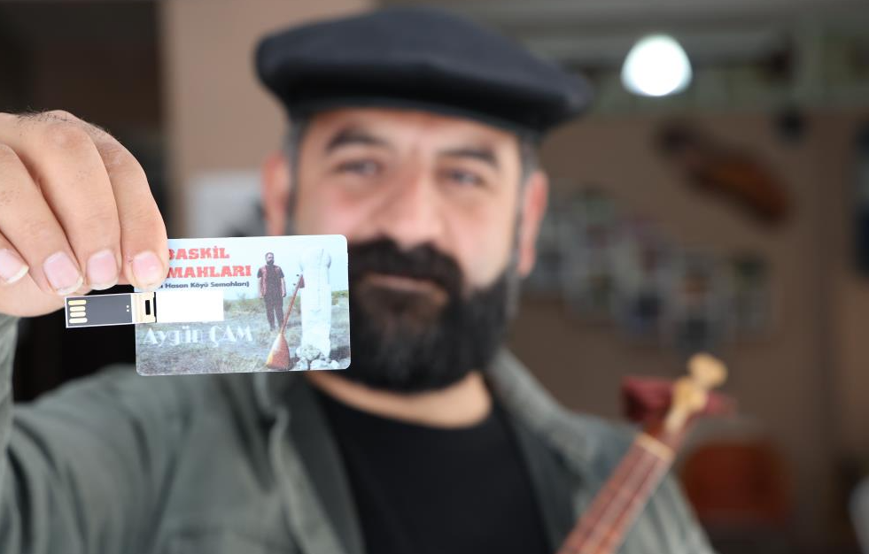 Globalleşen dünyada teknolojinin giderek gelişmesi, müzikteki dijitalleşme ile birlikte sırasıyla
