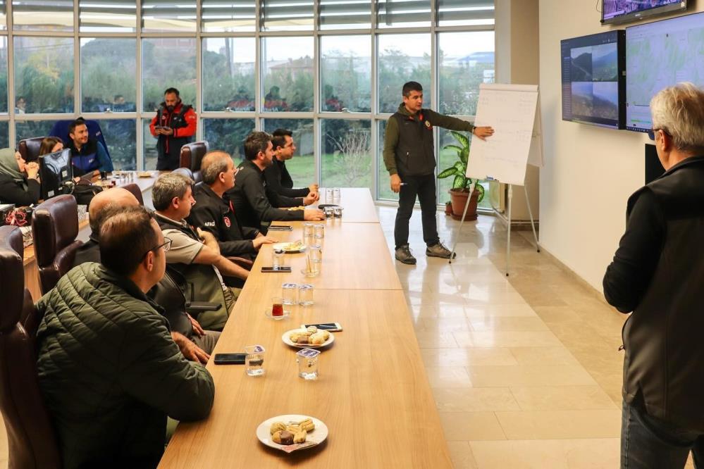 Balıkesir Orman Bölge Müdürlüğü ve Balıkesir AFAD ekipleri Orman Yangınlarıyla
