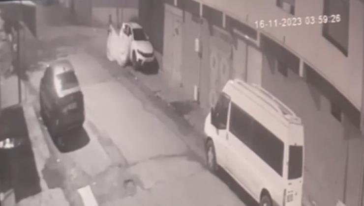 Otomobil üzerindeki brandayı çaldı