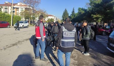 Polis, öğrencileri korumaya yönelik uygulama yaptı