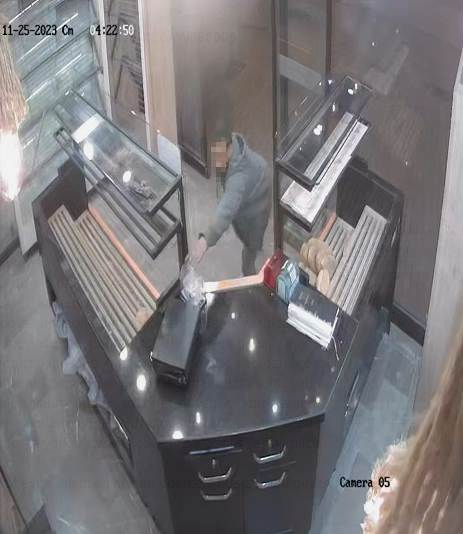 Bursa’da bir fırından sadaka kutusunu çalıp kayıplara karışan hırsız güvenlik