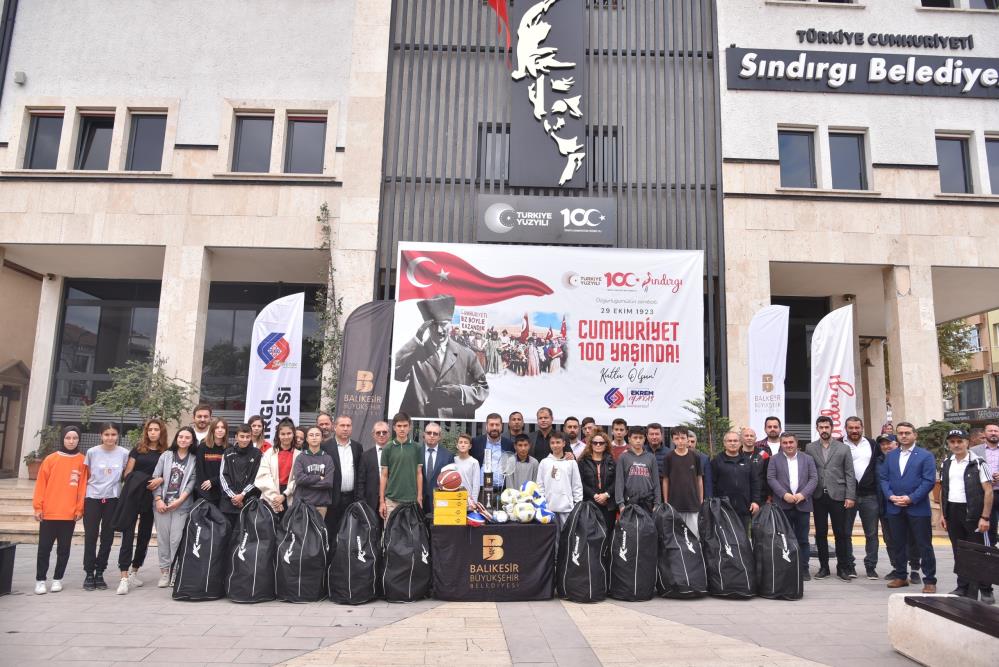 Sındırgı’da gençleri spora teşvik edilmesi ve okulların imkânlarının arttırılması için