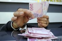 Türk Lirası mevduat hesaplarının payı yüzde 38,5’e yükseldi.Mevduat faizlerinin 45’e