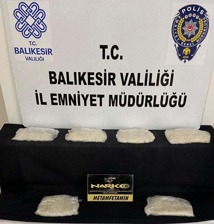 Balıkesir’de narkotik ve istihbarat polisi şehir dışından gelen bir araçta