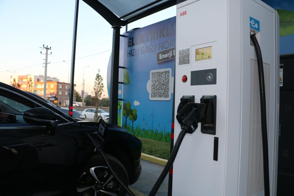 Birçok ülkede artık elektrikli araçlar tercih edilirken, Türkiye’de 2023 yılının