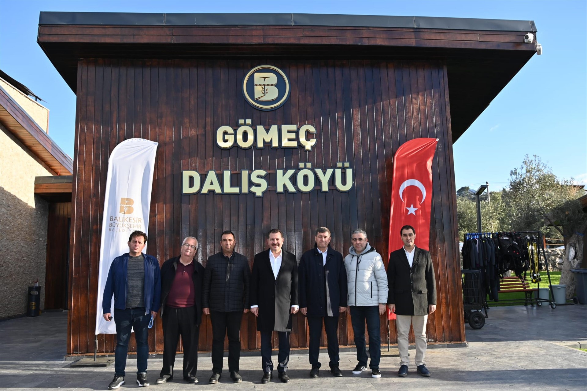 Balıkesir Büyükşehir Belediyesi’nin Gömeç’te inşa ettiği Dalış Köyü, açılış için
