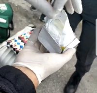 Kırklareli’nde polisin şüphe üzerine durdurduğu otomobildeki 3 aylık bebeğin karnında