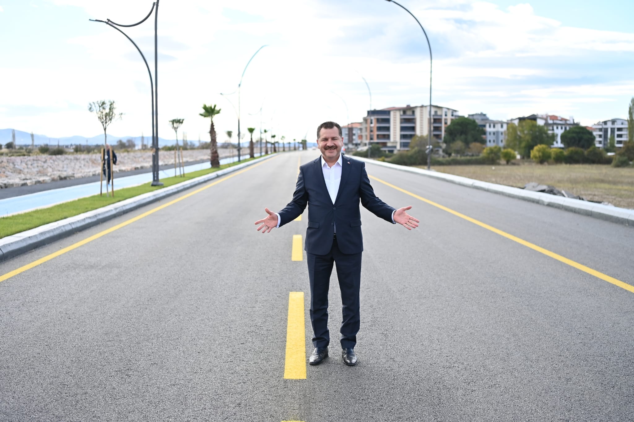 Balıkesir Büyükşehir Belediye Başkanı Yücel Yılmaz, Körfez’in trafik yoğunluğunu önemli