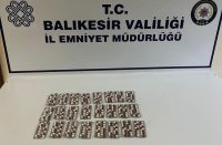 Burhaniye’de polis ekiplerinin üst araması yaptığı kişiden 336 adet sentetik