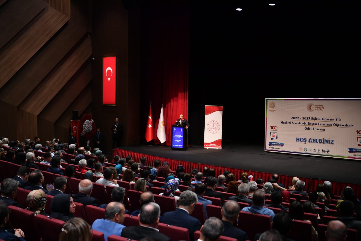Merkezi sınavlarda başarı göstererek Balıkesir’in eğitim alanındaki gelişiminde adından söz