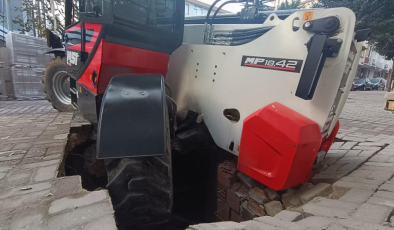Vincin çalışma yaptığı esnada kaldırım çöktü