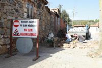 Burhaniye Belediyesi Fen İşleri Müdürlüğü Ekipleri yol yapım seferberliği ile