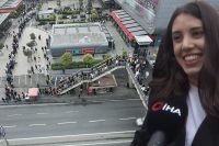 Esenyurt’ta bir AVM’de Kasım ayı indirimleri nedeniyle oluşan metrelerce kuyruk