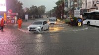 Meteoroloji Genel Müdürlüğü tarafından yapılan uyarıların ardından Çanakkale’de sabah saatlerinden