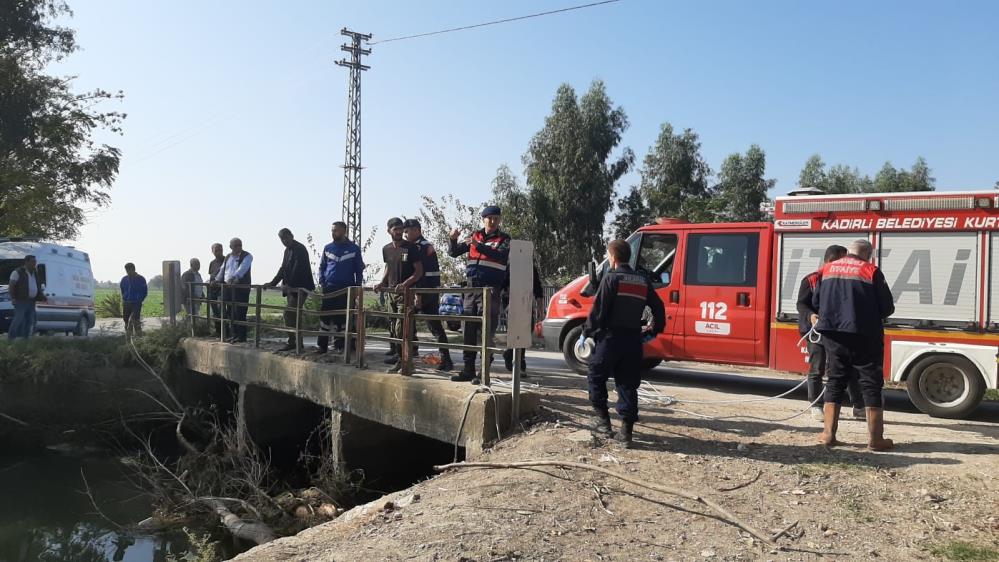 Sulama kanalında kadın cesedi bulundu Osmaniye’nin Kadirli ilçesinde sulama kanalında kimliği henüz tespit edilemeyen bir