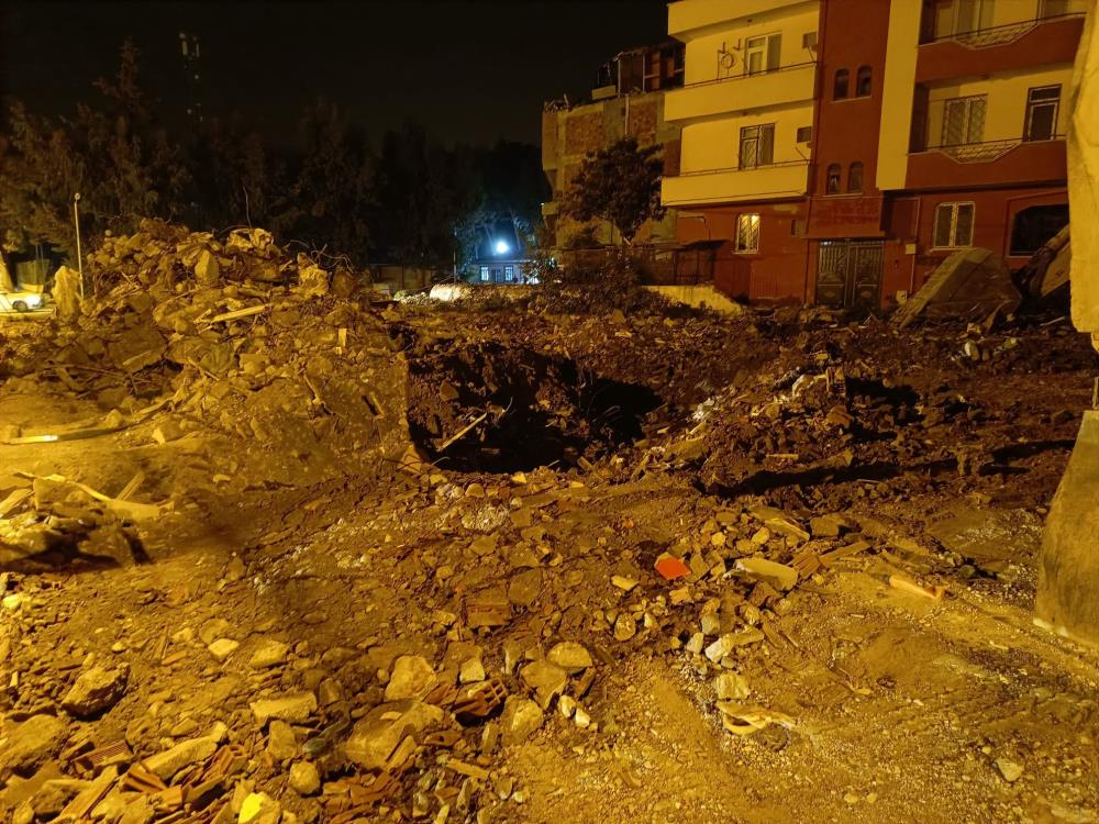 Hatay’da depremden 275 gün sonra enkazdan ceset çıkarıldı Hatay’da asrın felaketinin 275. gününde enkaz altından ceset çıktı.Kahramanmaraş merkezli