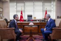 CHP lideri Özel, Mansur Yavaş’ı kabul etti