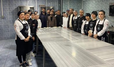 Burhaniye’de Gastronomi Öğrencileri dünya mutfağını öğreniyor