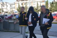 Bandırma’da servis aracı çalan şahıs, Bursa İl Emniyet Müdürlüğü görevlileri