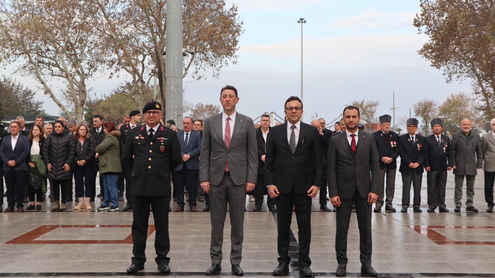 24 Kasım Öğretmenler Günü Bandırma’da çeşitli etkinliklerle kutlandı. Cumhuriyet Meydanı’nda