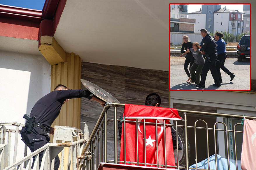 Tahliye memurlarını kapısında görünce bıçak ve satırla direndi Antalya’da tahliye memurlarını kapısında gören kadın, ekiplere bıçak ve satırla