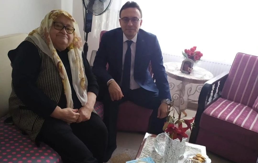 Bandırma İlçe Milli Eğitim Müdürü Mutlu Aslan, Öğretmenler Günü dolayısıyla