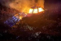 Siirt’in Kurtalan ilçesinde devrilen otomobilde çıkan yangında anne ve 5