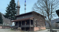 Bursa’da 136 yıldır ayakta duran çivisiz cami, ihtişamıyla dikkat çekiyor.