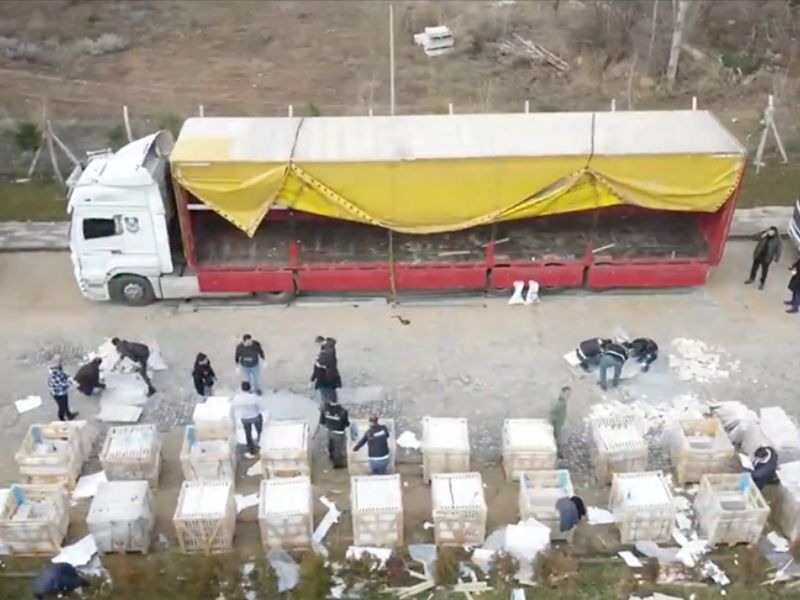 Narkogüç-40 Operasyonu’nda 376 Şüpheli Yakalandı İçişleri Bakanı Ali Yerlikaya, uyuşturucu madde imalatçılarına ve bunların satışını