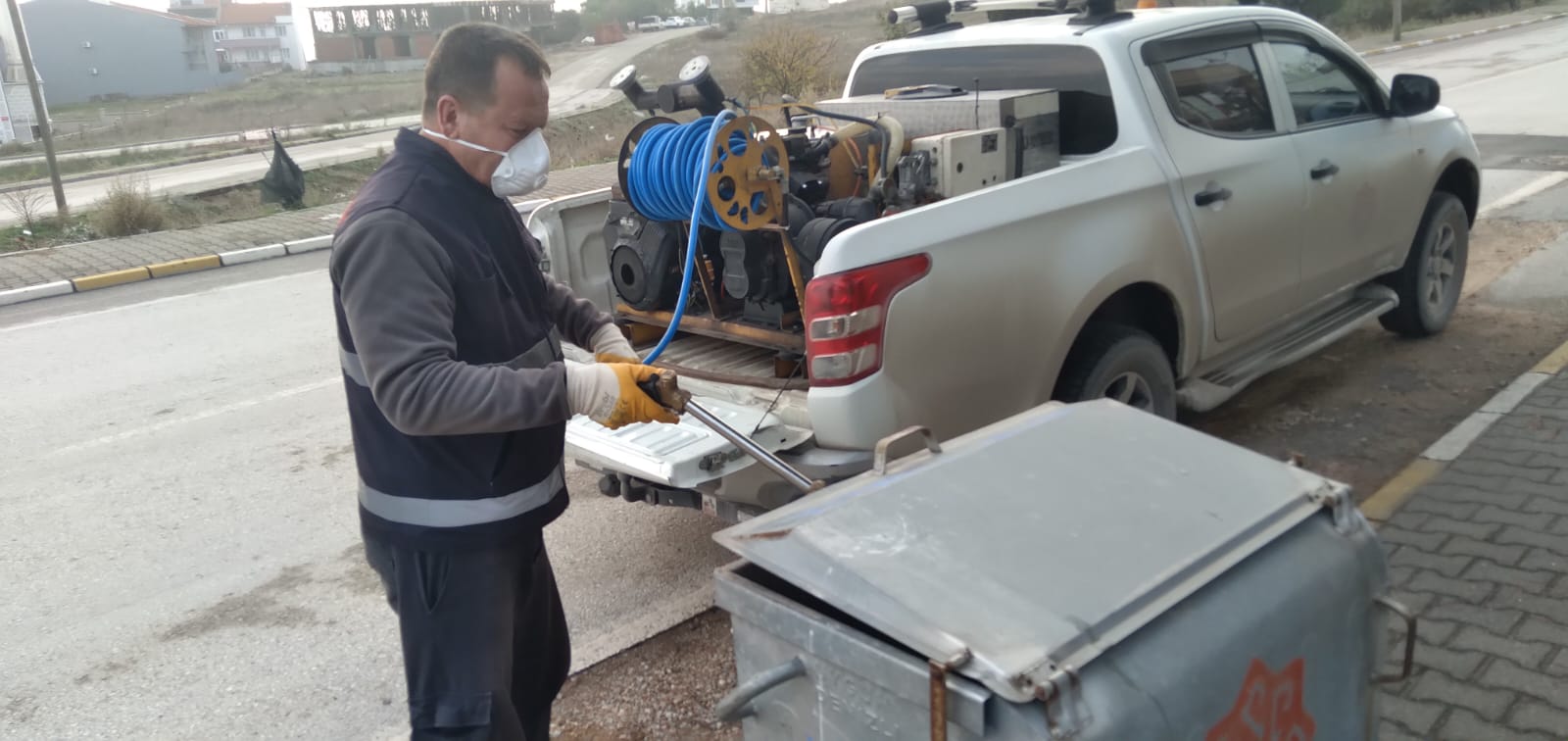 KARESİ’DE HAŞEREYE GEÇİT YOK Karesi Belediyesi, haşere ile hızlı ve etkin bir şekilde mücadele