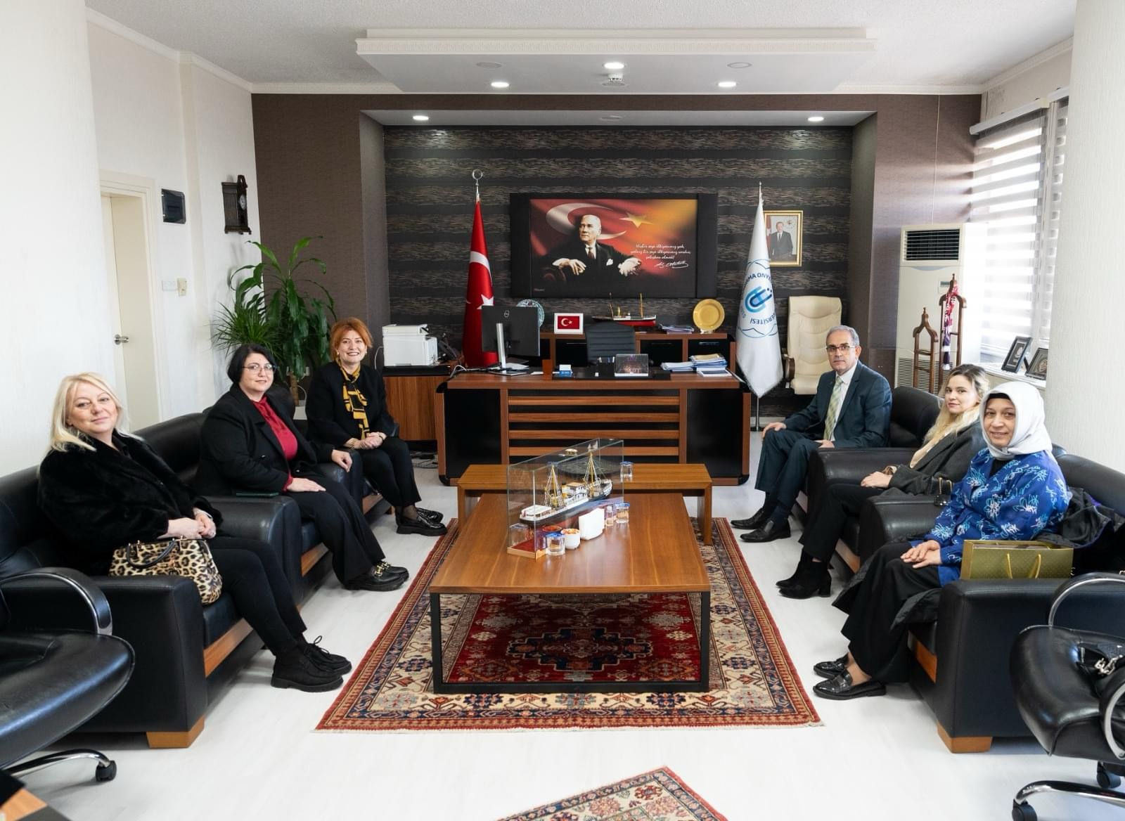 AK Parti Bandırma Kadın Kollarından yeni Rektöre ziyaret