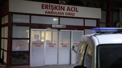 zmir'in Konak ilçesinde bıçaklı kavgada yaralanan şahıs, kaldırıldığı hastanede husumetlisi