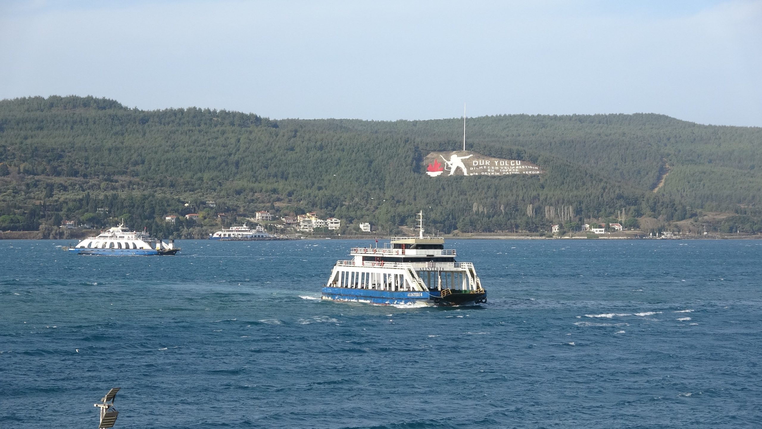 Çanakkale’nin Kuzey Ege Denizi’ndeki Bozcaada ve Gökçeada ilçelerine dün fırtına