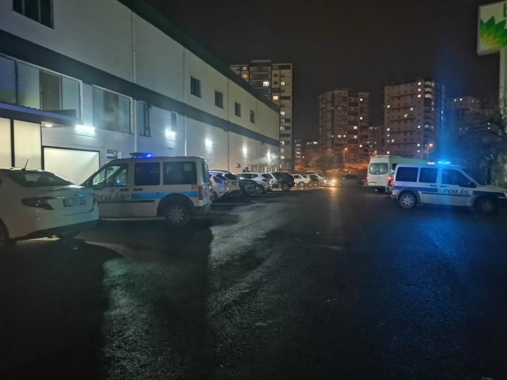 Hamama giren çocuk boğulma tehlikesi geçirdi Kayseri’nin Melikgazi ilçesinde ailesiyle birlikte hamama giden 8 yaşındaki kız