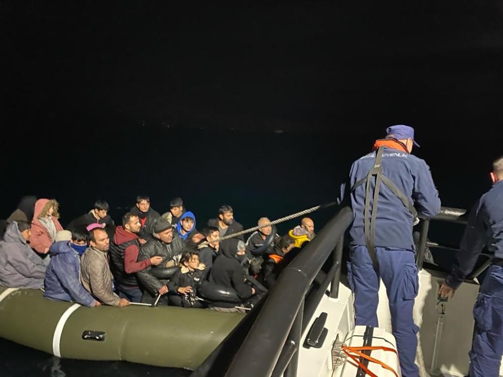 Ayvalık’ta, iki ayrı operasyonla yasadışı yollara Yunanistan’ın Midilli Adası’na gitmek