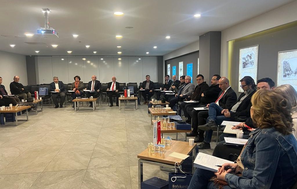 Balıkesir’in kültüründen ekonomisine konular görüşüldü Balıkesir Kent Konseyi tarafından Aralık Ayı Yürütme Kurulu toplantısında Kadın