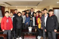 Balıkesir’de gerçekleştirilen futbol turnuvasında il birincisi olan Bandırma Ortaokulu öğrencileri,