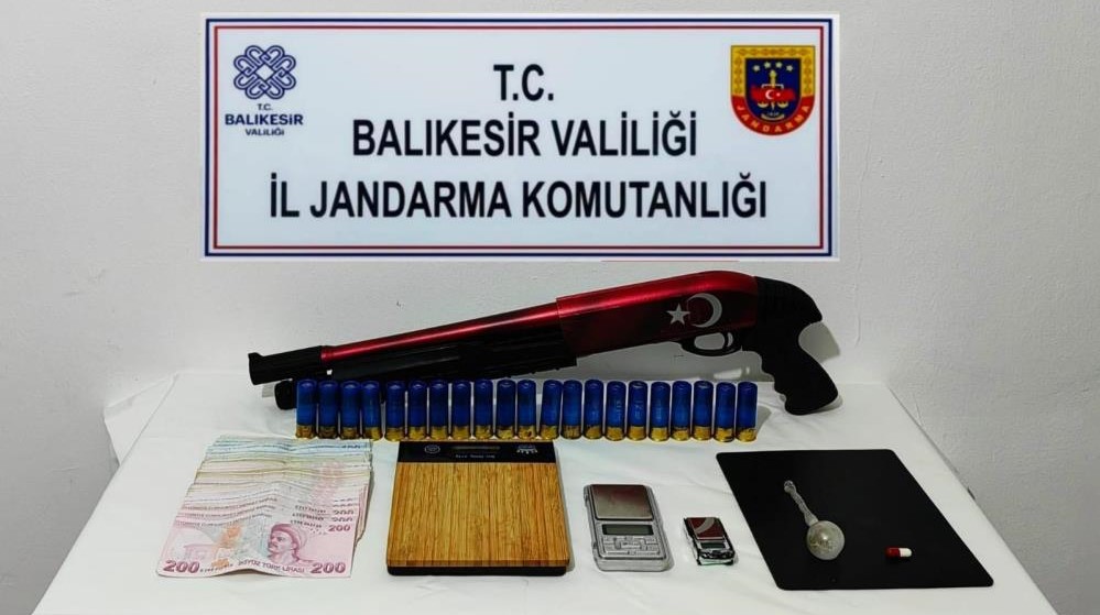 Balıkesir İl Jandarma Komutanlığı ekipleri, Altıeylül ilçesinde uyuşturucu madde imal