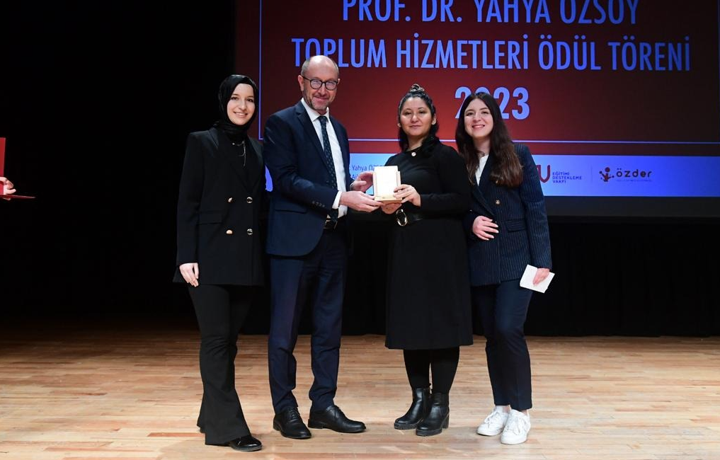 Bandırma Onyedi Eylül Üniversitesi öğrencilerinin TÜBİTAK Projesi, Anadolu Üniversitesi Rektörlük
